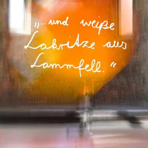 … weisse Lakritze aus Lammfell”